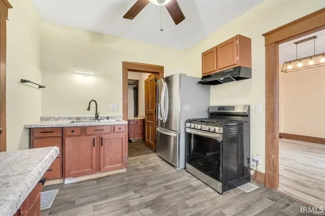 $189,900 | 301 East Mitchell Street, Kendallville, IN 46755