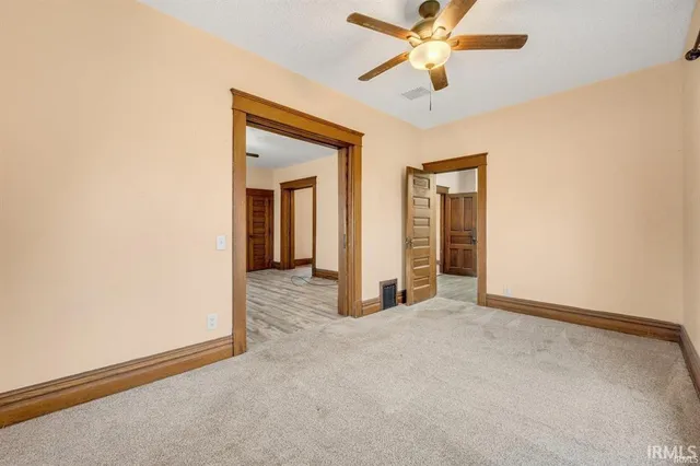 $189,900 | 301 East Mitchell Street, Kendallville, IN 46755