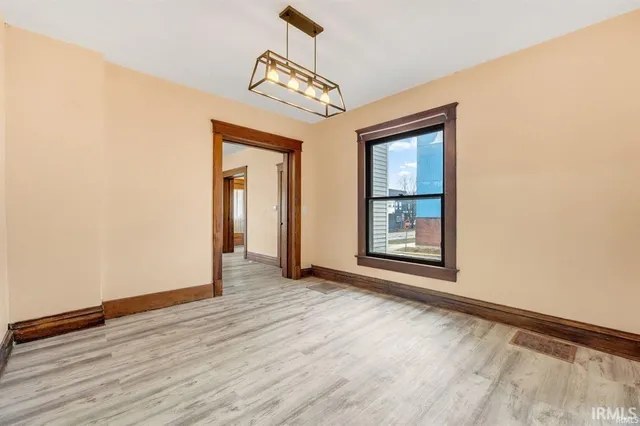 $189,900 | 301 East Mitchell Street, Kendallville, IN 46755