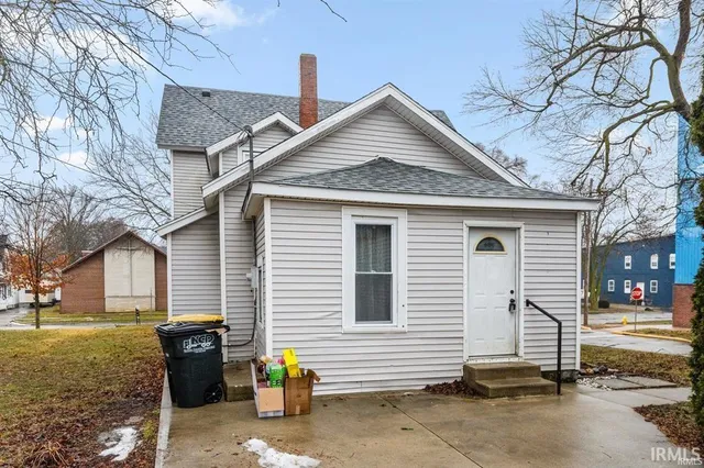 $189,900 | 301 East Mitchell Street, Kendallville, IN 46755