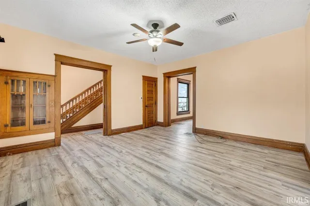 $189,900 | 301 East Mitchell Street, Kendallville, IN 46755