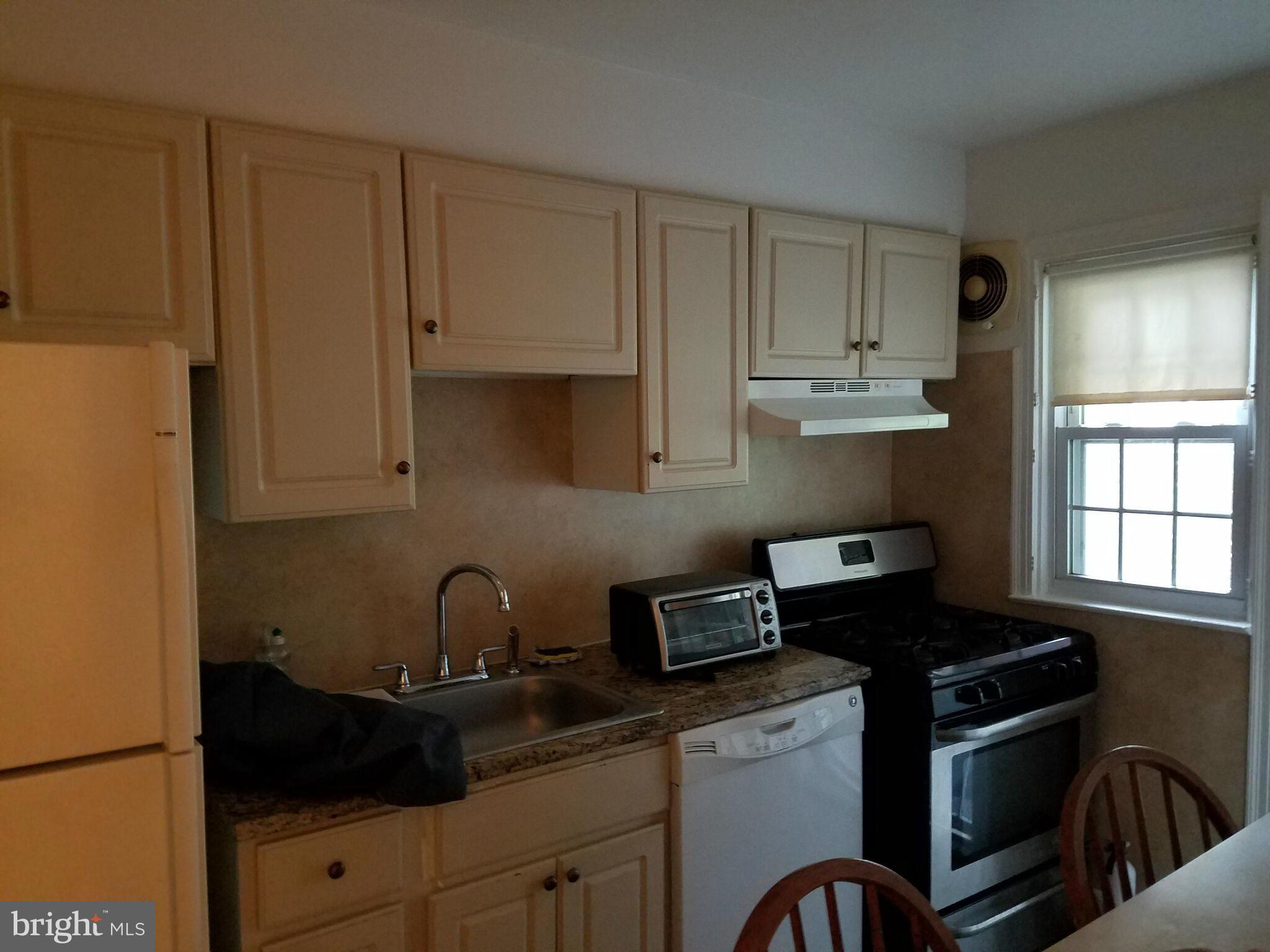 1044 Reverdy Road Baltimore, MD 21212 - Photo 11 of 12 Kitchen