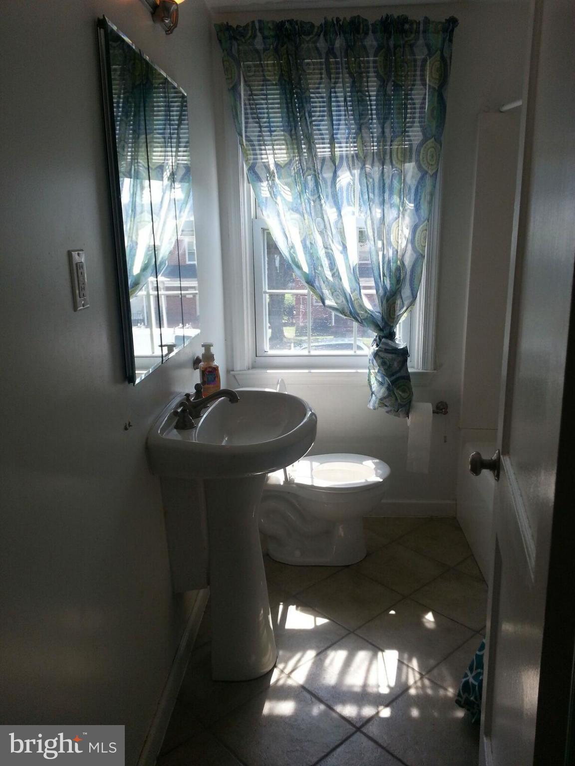 1044 Reverdy Road Baltimore, MD 21212 - Photo 12 of 12 Bath (Master)