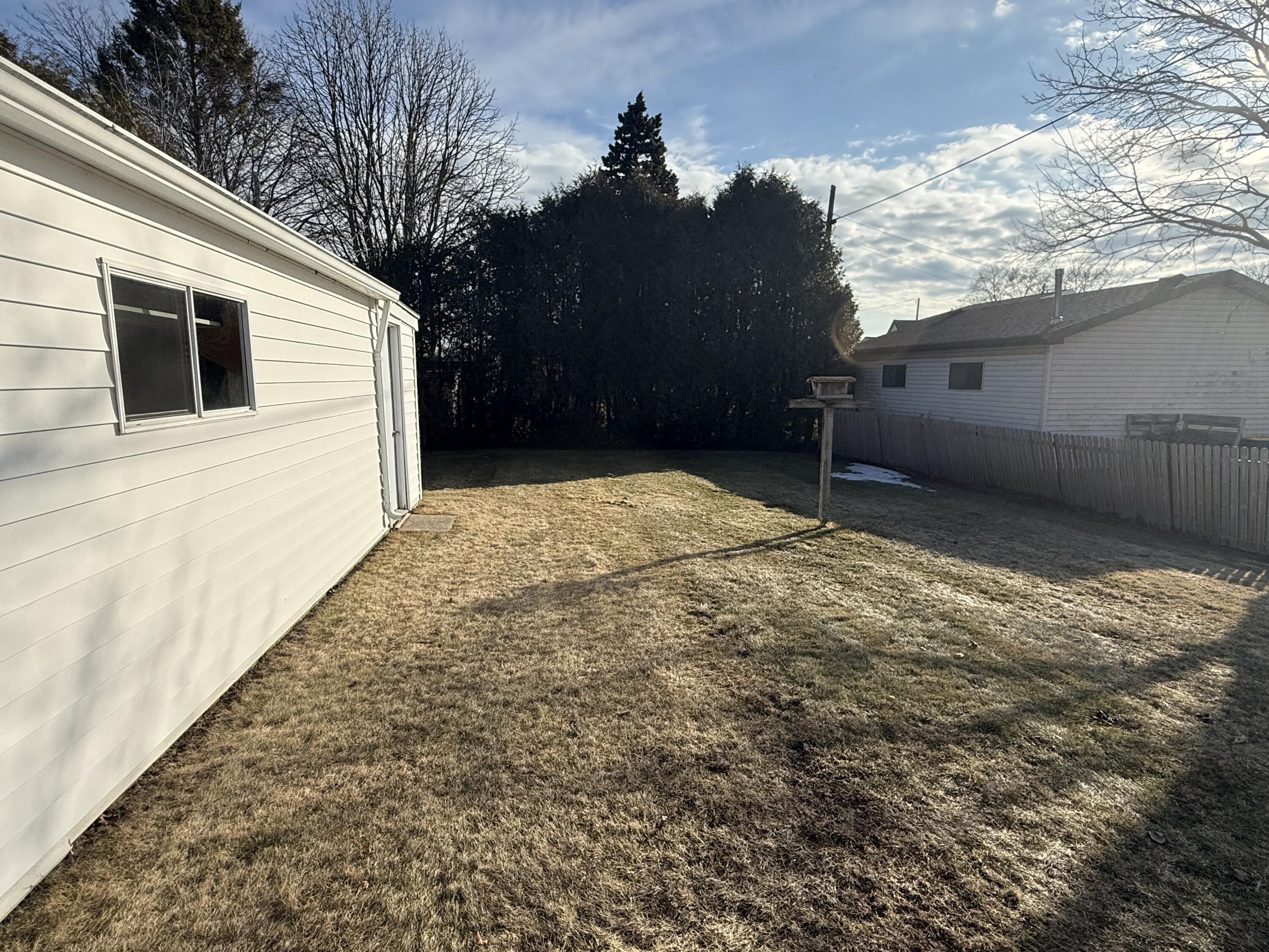 819 24th Street Two Rivers, WI 54241 - Photo 19 of 19 IMG_5411