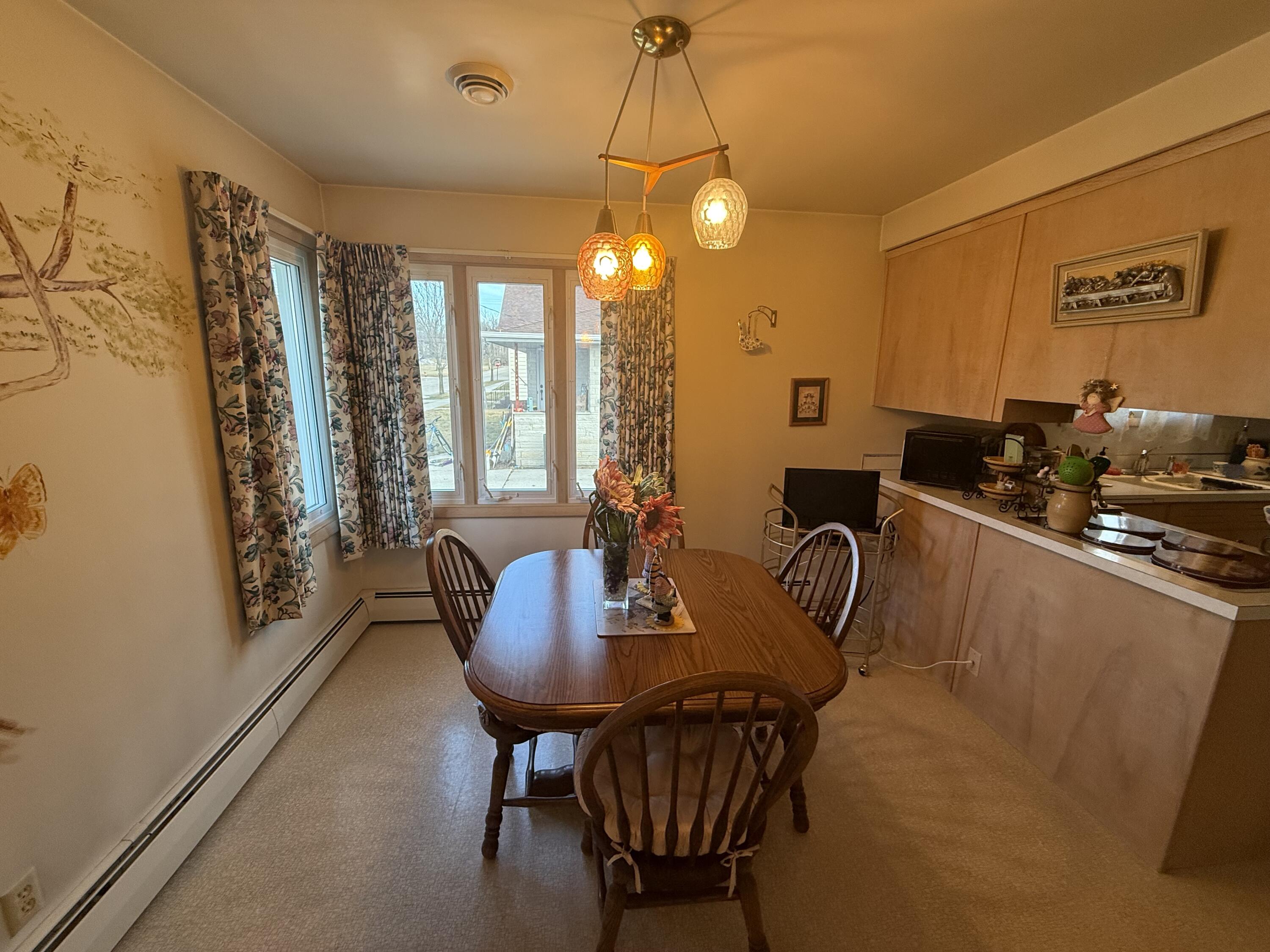 819 24th Street Two Rivers, WI 54241 - Photo 5 of 19 IMG_5425