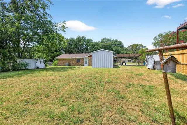 a house view with a outdoor space