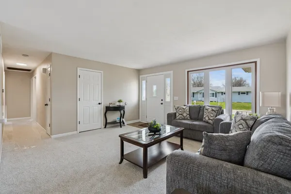 $305,000 | 205 Park Ln Circle, Eldridge, IA 52748