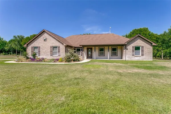 $525,000 | 173 Miramar Circle, Weatherford, TX 76085