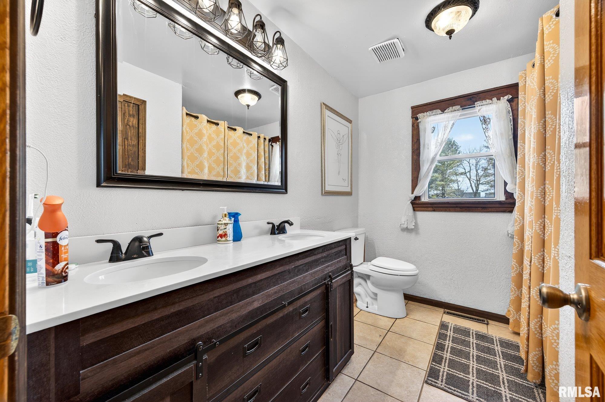 200 Falcon Drive Green Valley, IL 61534 - Photo 17 of 38