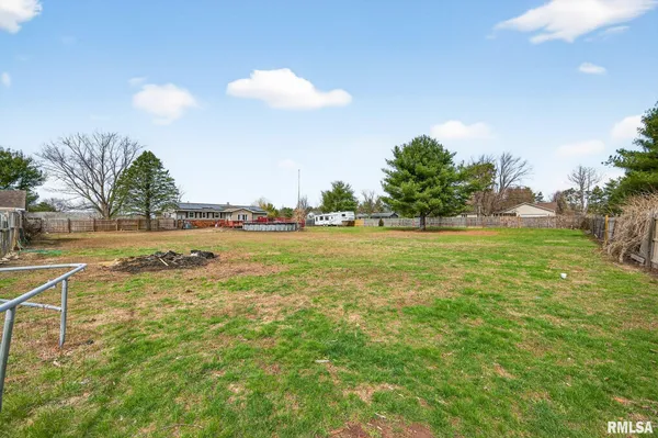 $230,000 | 200 Falcon Drive, Green Valley, IL 61534