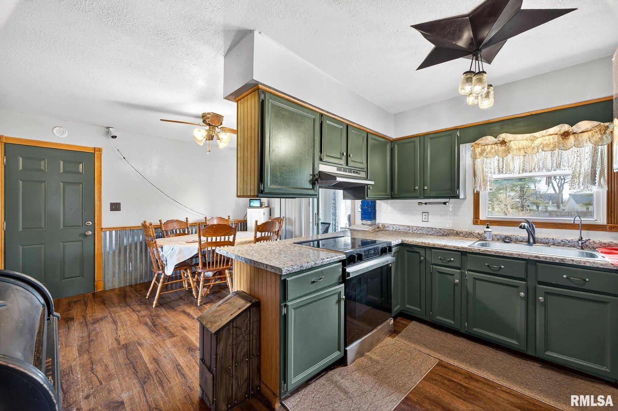 200 Falcon Drive Green Valley, IL 61534 - Photo 10 of 38