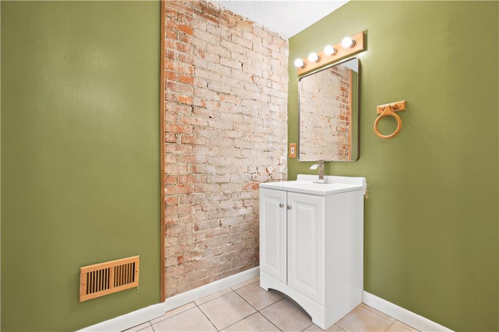 425 Iberia Street, Unit 1 Pittsburgh, PA 15211 - Photo 12 of 26