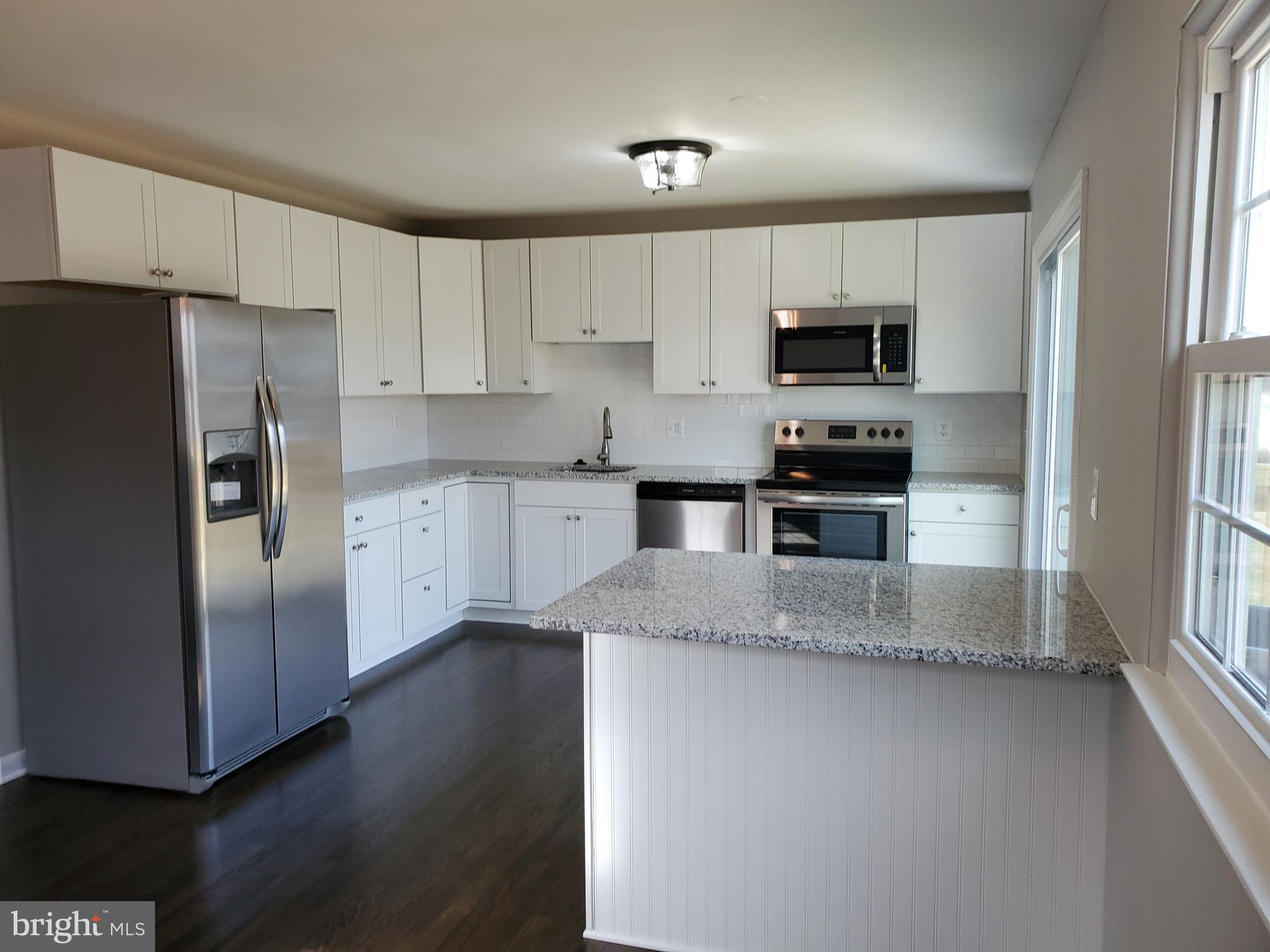 6306 Chesworth Road Baltimore, MD 21228 - Photo 6 of 32