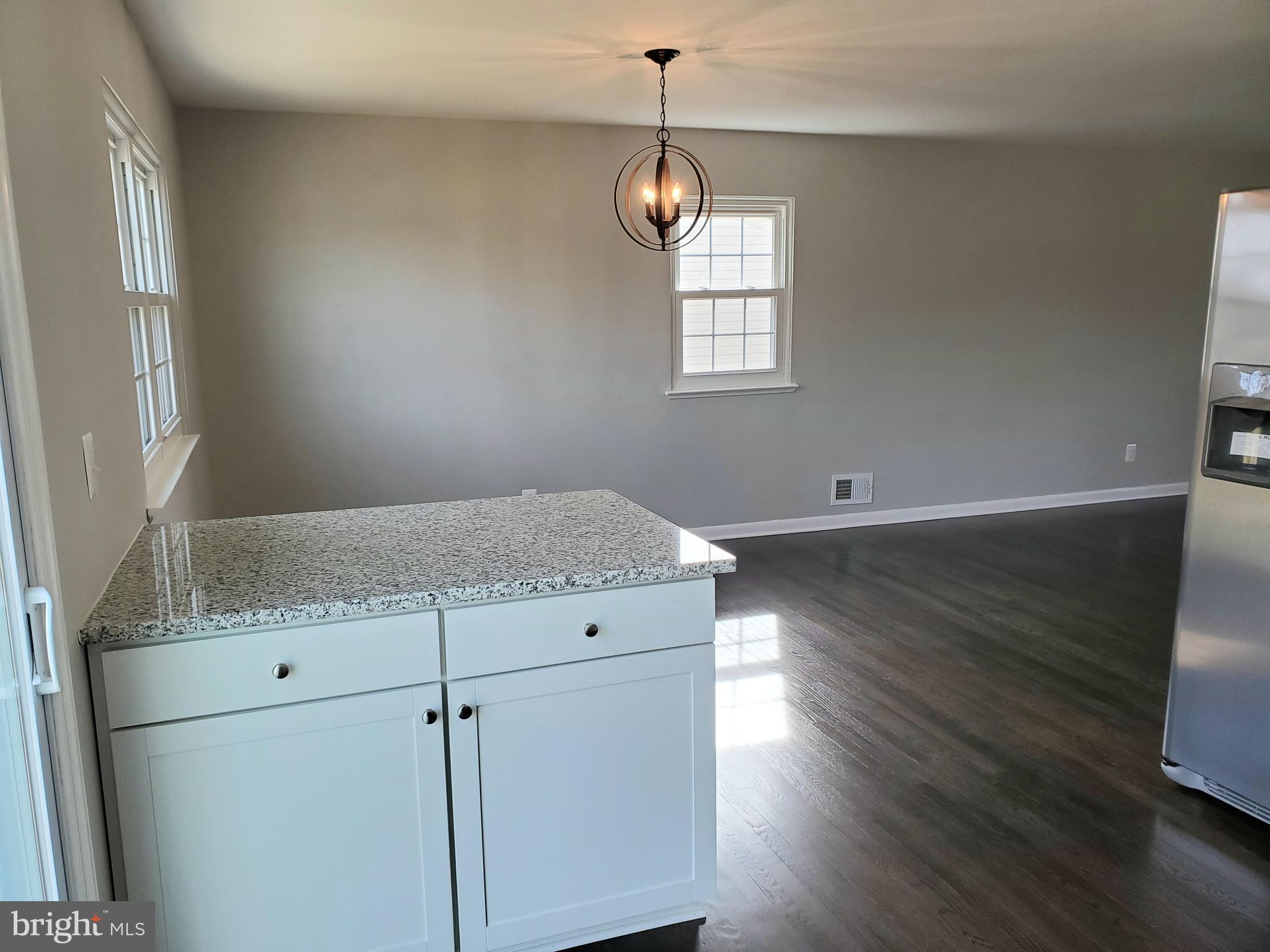 6306 Chesworth Road Baltimore, MD 21228 - Photo 8 of 32