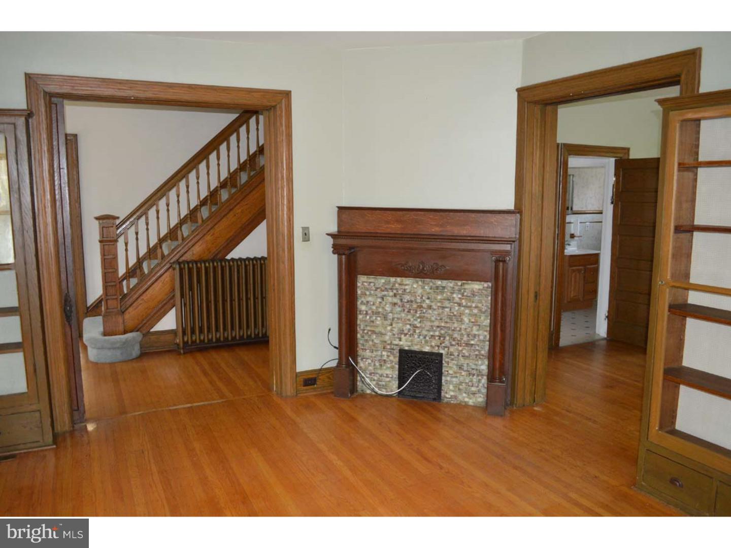 4 Sylvan Avenue Rutledge, PA 19070 - Photo 6 of 25 Living Room