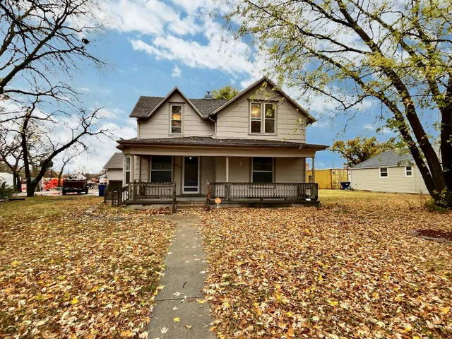 $160,000 | 217 South Elm Street, Whitewater, KS 67154