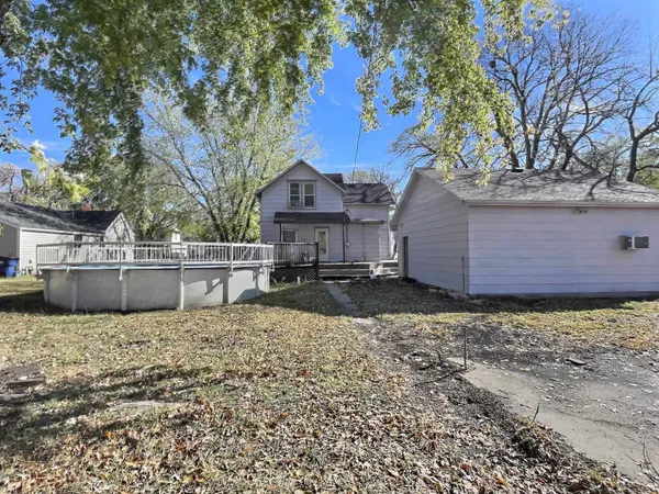 $160,000 | 217 South Elm Street, Whitewater, KS 67154