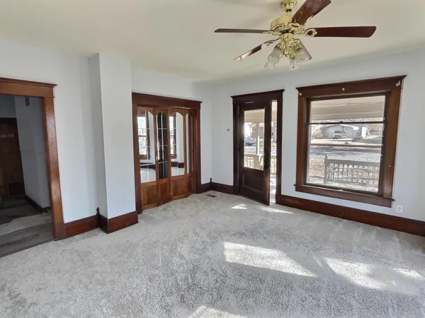 $160,000 | 217 South Elm Street, Whitewater, KS 67154