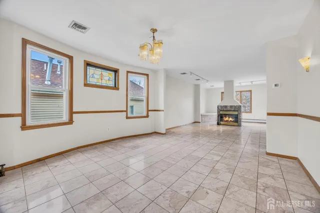 $3,200 | 128 East Colfax Avenue, Roselle Park, NJ 07204