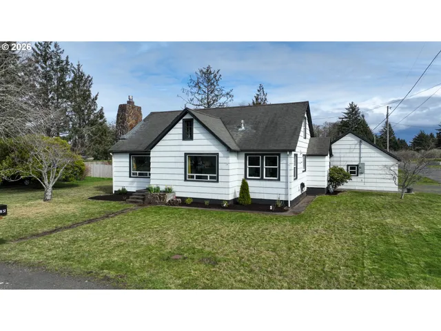 $489,000 | 780 South Main Avenue, Warrenton, OR 97146