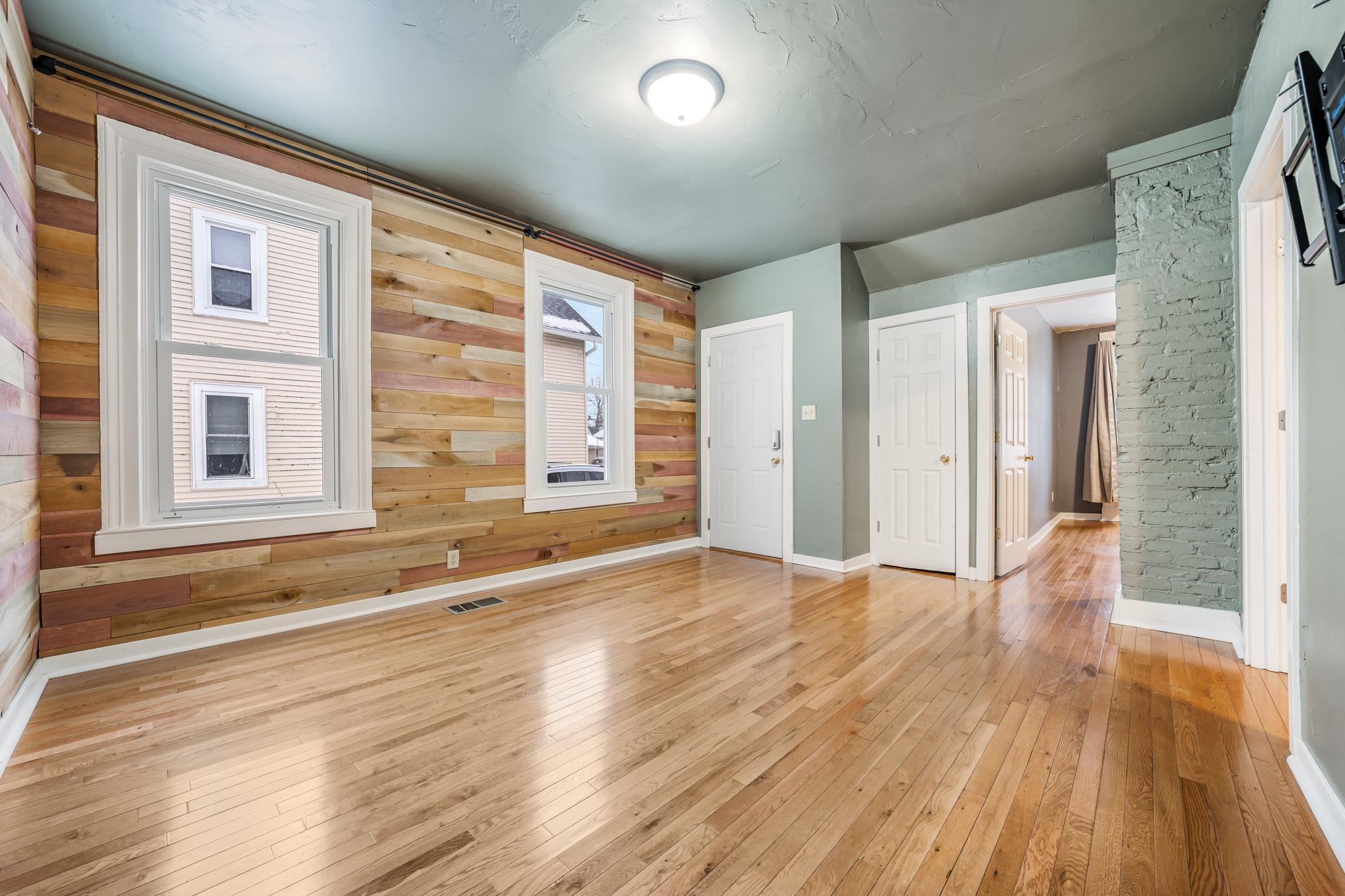 1333 Reed Avenue Oshkosh, WI 54901 - Photo 4 of 24