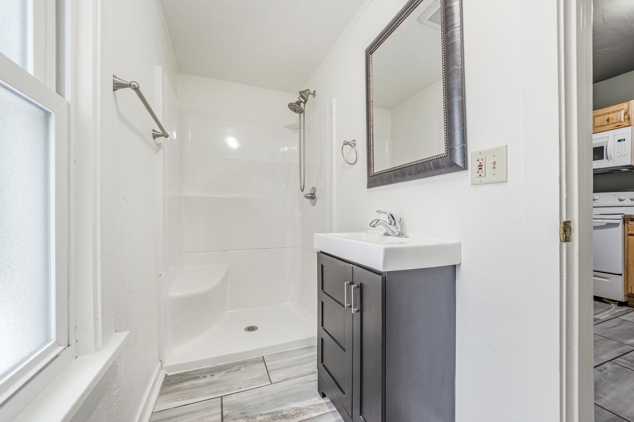 1333 Reed Avenue Oshkosh, WI 54901 - Photo 8 of 24