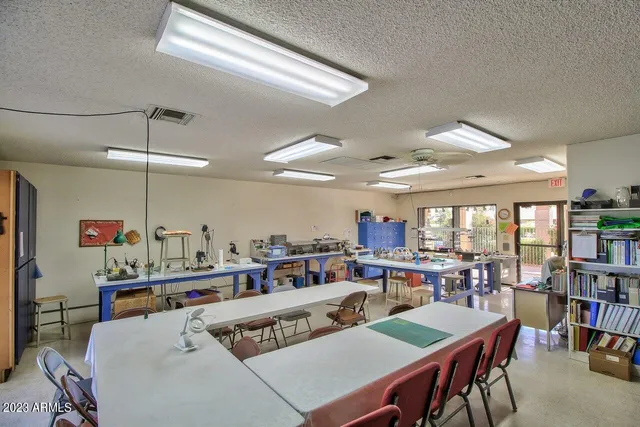 $1,950 | 19429 North 85th Drive, Peoria, AZ 85382