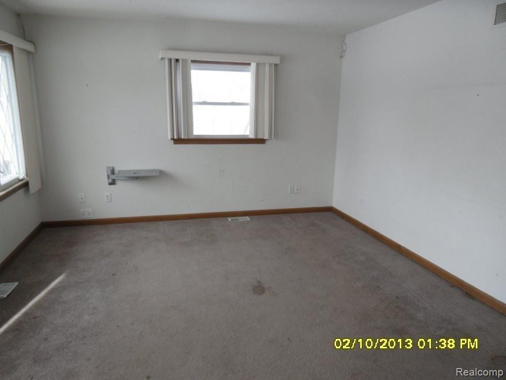 48580 Fairchild Road Macomb, MI 48042 - Photo 2 of 19 2.JPG