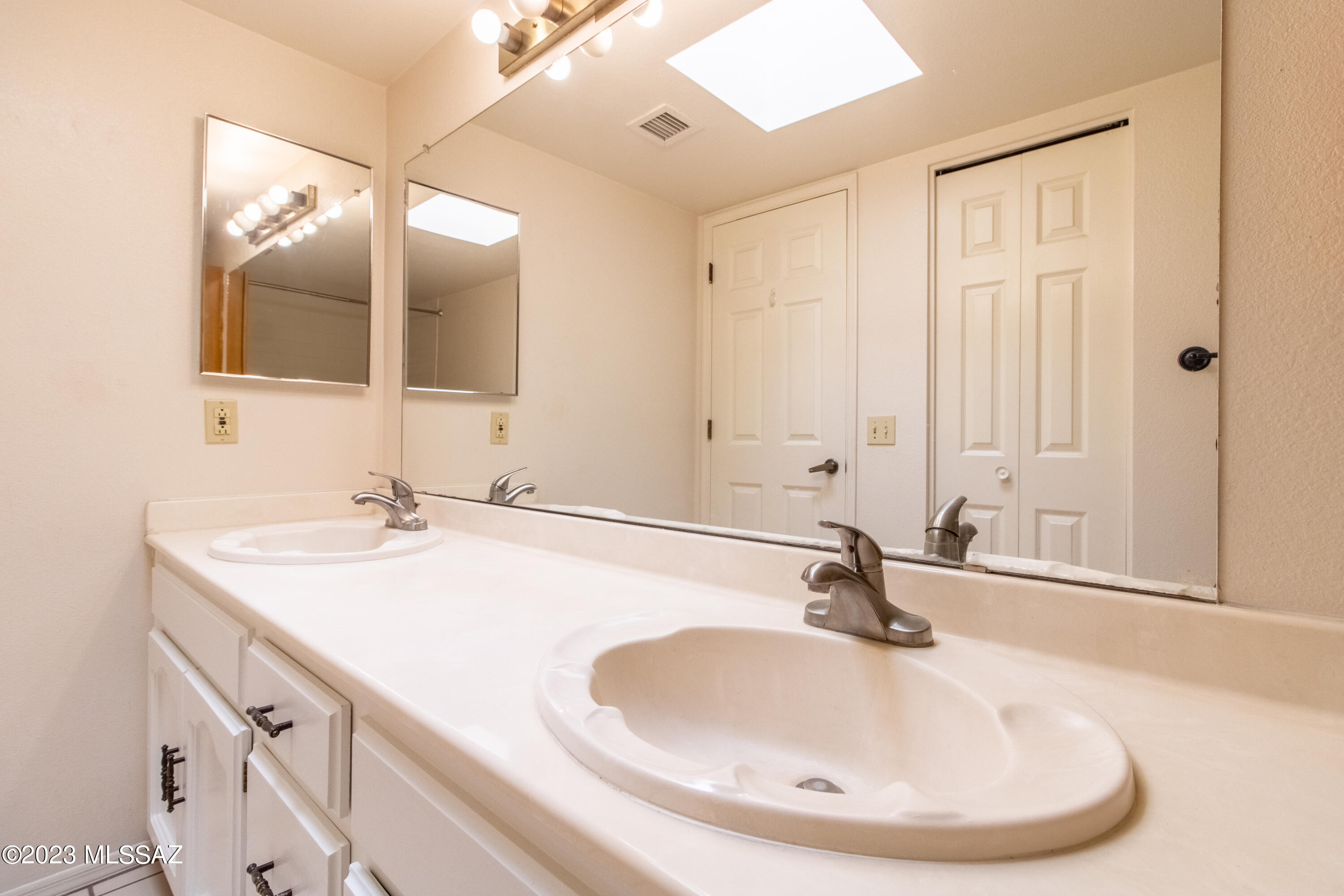 1200 East River Road, Unit E59 Tucson, AZ 85718 - Photo 10 of 12 IMG_7901-HDR