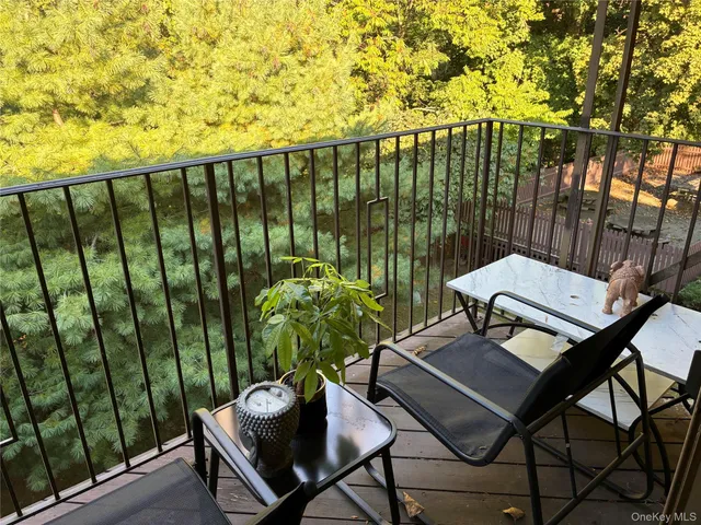 $139,000 | 10 Oakwood Terrace, Unit 65, New Windsor, NY 12553