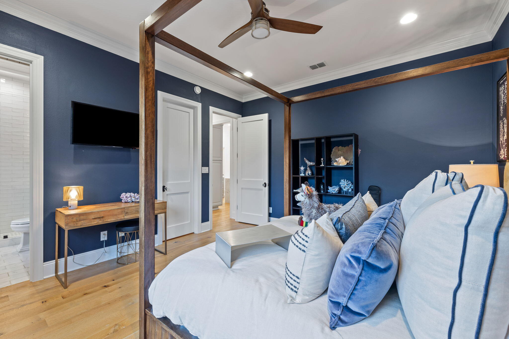 486 Coastal Breeze Drive Freeport, FL 32439 - Photo 28 of 70 a living room with furniture and a flat screen tv