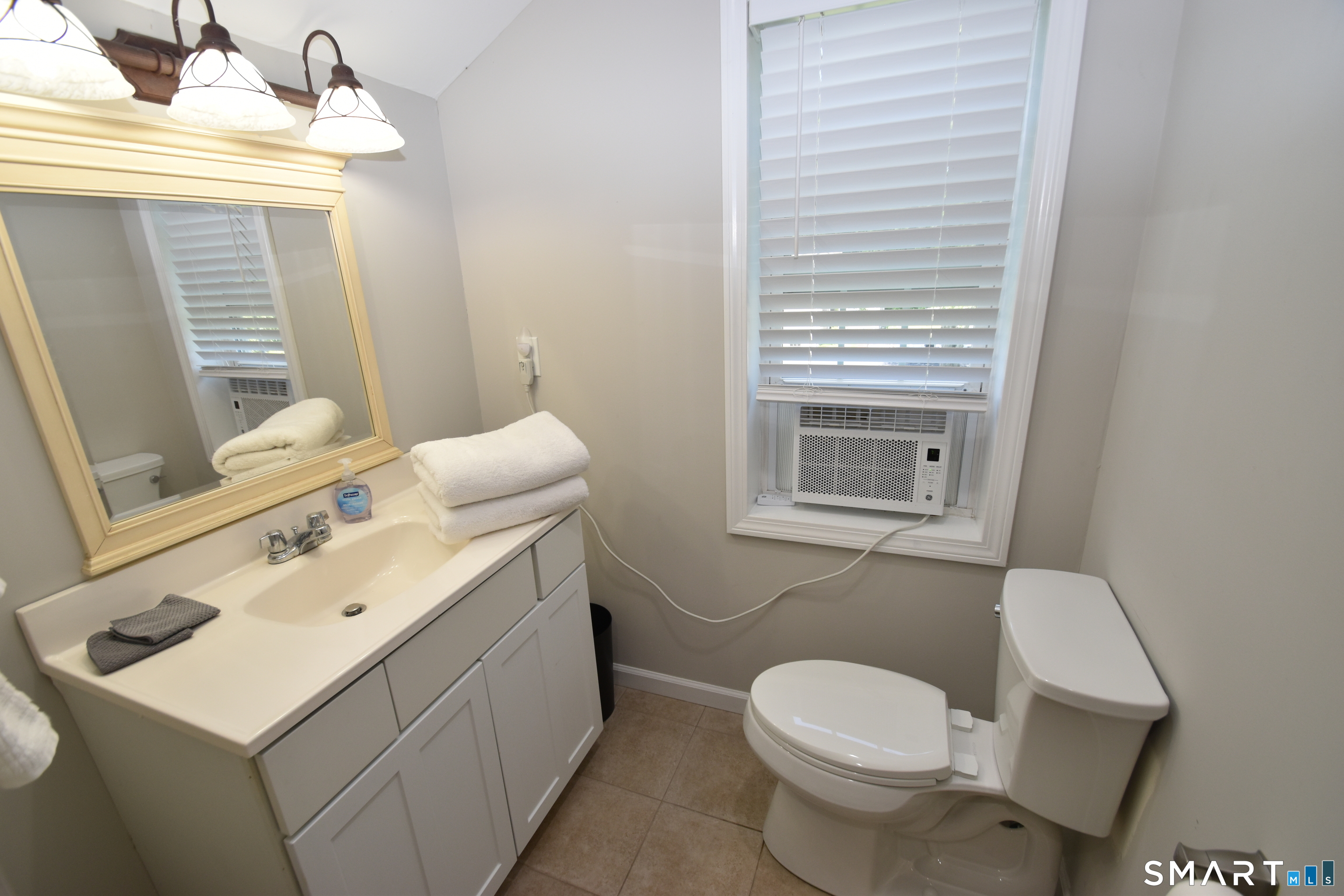 139 Hewitt Road Stonington, CT 06378 - Photo 16 of 25 Gallery Image 16