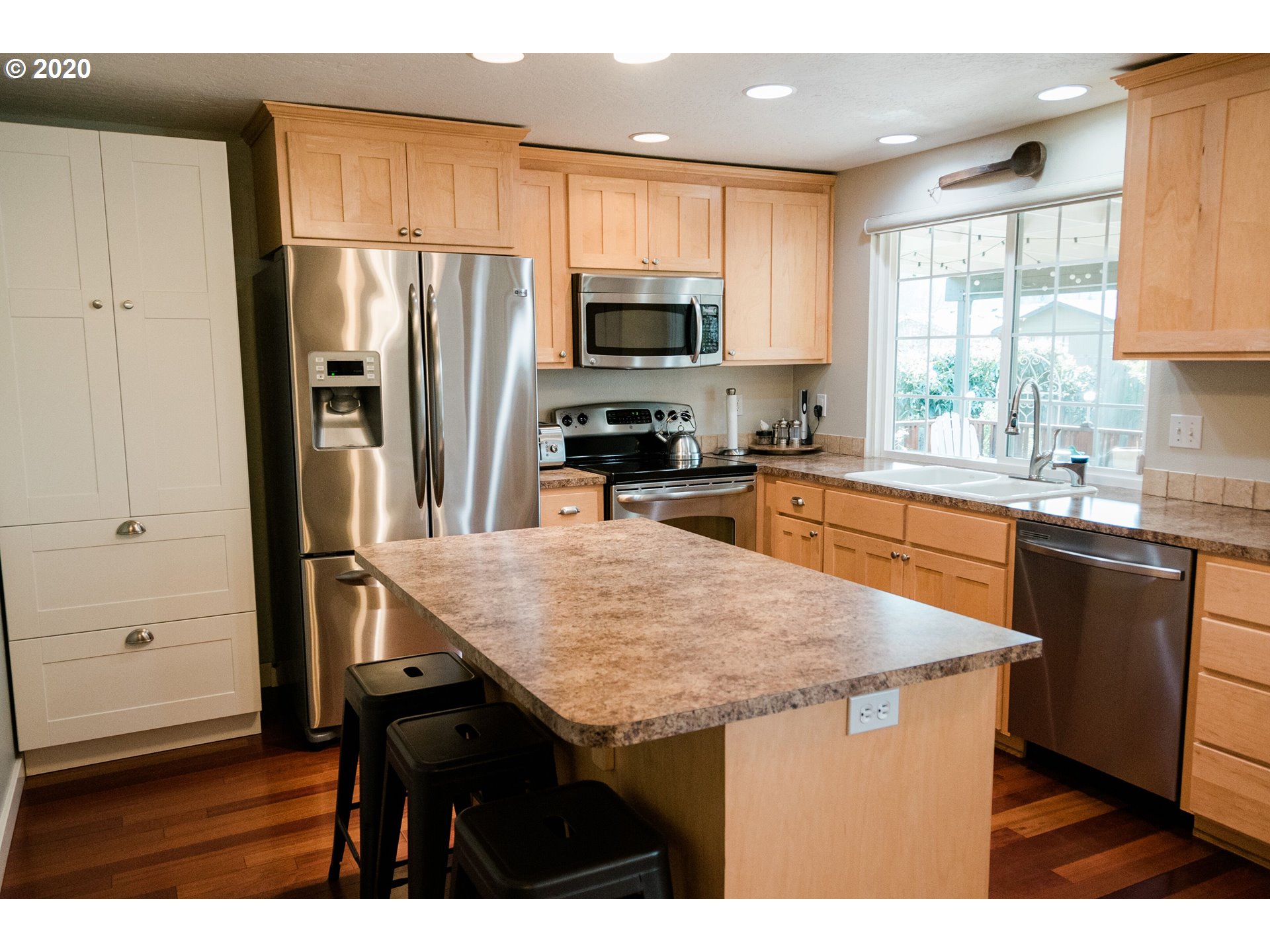 634 71st Street Springfield, OR 97478 - Photo 10 of 32