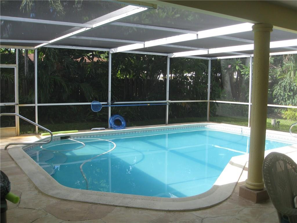 540 Ridgewood Lane Plantation, FL 33317 - Photo 10 of 13 Screened Pool