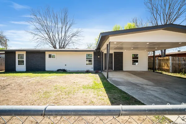 $234,900 | 130 Kontiki Place, San Antonio, TX 78242