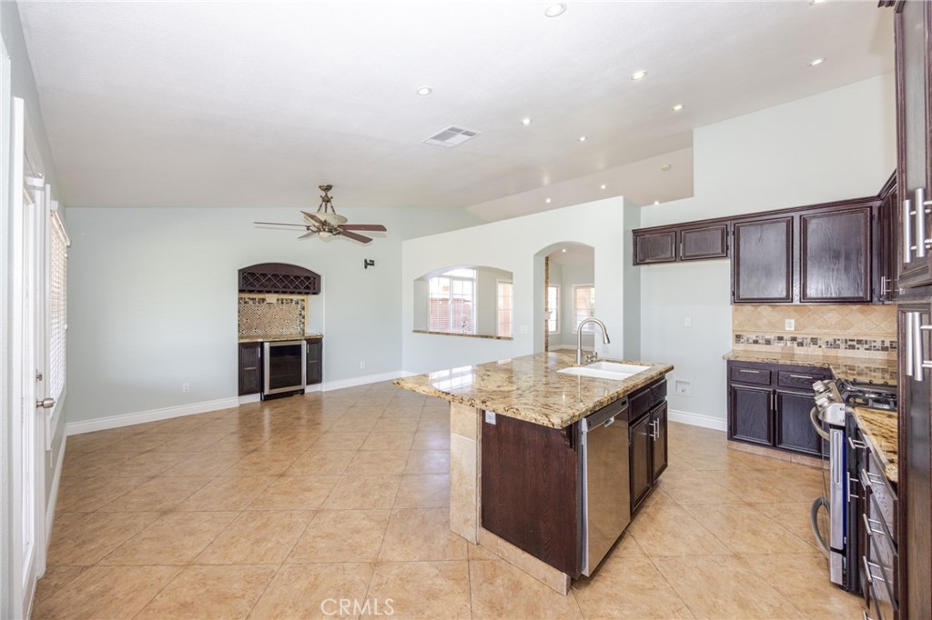15045 Spring Street Fontana, CA 92335 - Photo 13 of 36