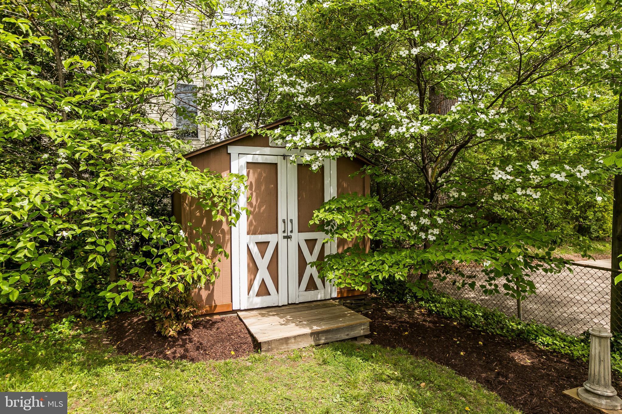 8633 Oakleigh Road Baltimore, MD 21234 - Photo 22 of 26 Storage shed