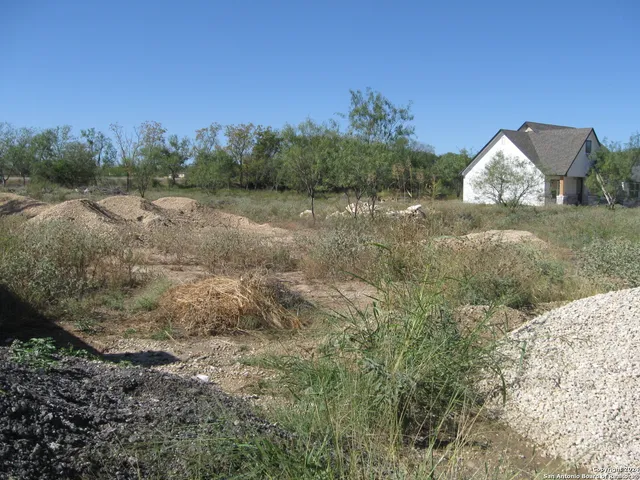 $84,900 | 754 Cr 6843, Lytle, TX 78052