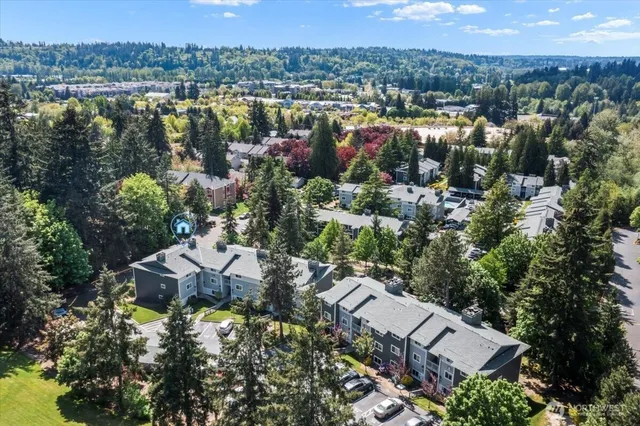 $319,000 | 14206 Northeast 181st Place, Unit L102, Woodinville, WA 98072