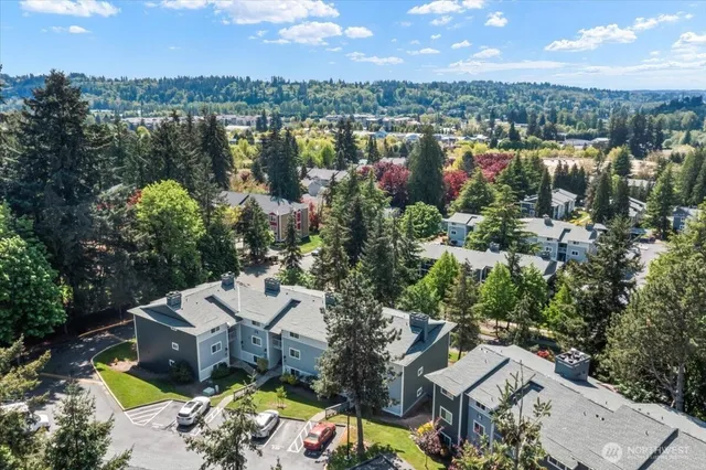 $319,000 | 14206 Northeast 181st Place, Unit L102, Woodinville, WA 98072