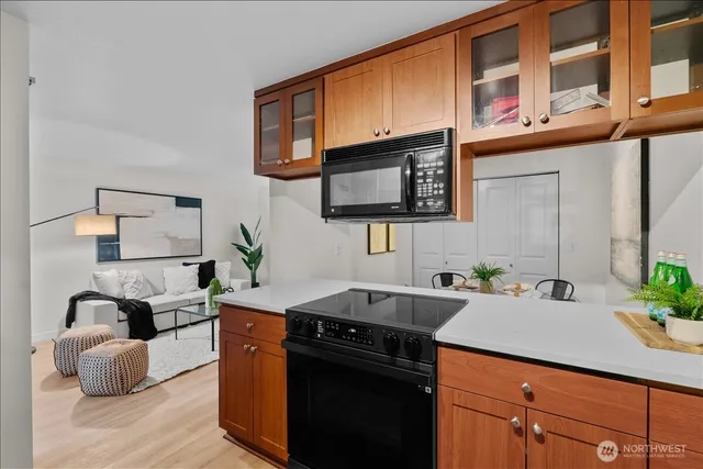 $319,000 | 14206 Northeast 181st Place, Unit L102, Woodinville, WA 98072