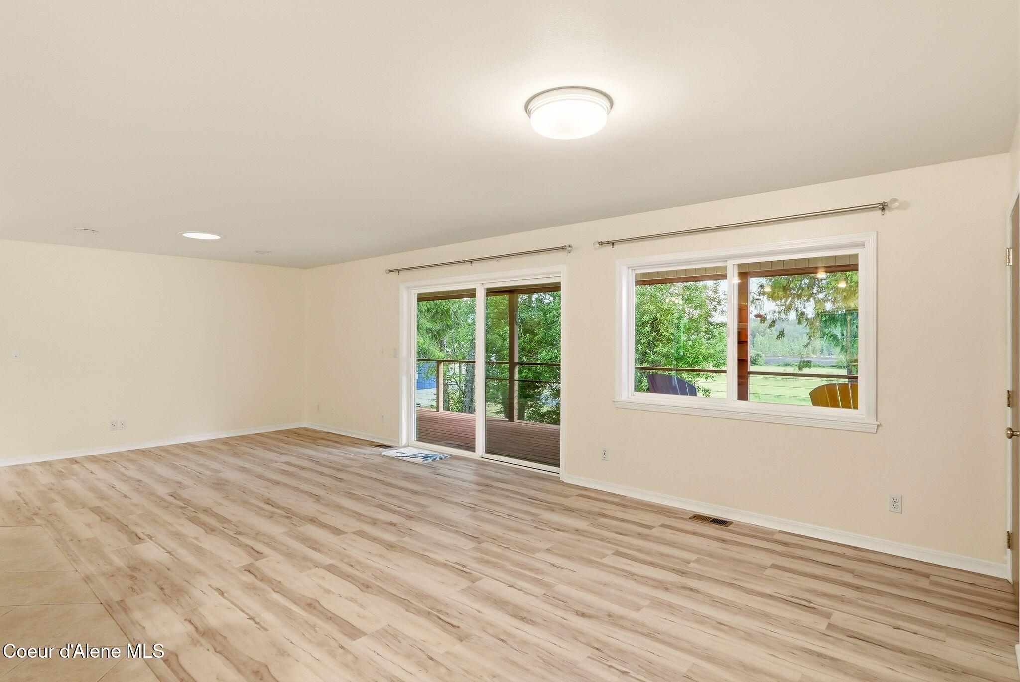 955 Bottle Bay Road Sagle, ID 83860 - Photo 11 of 66 Living Area