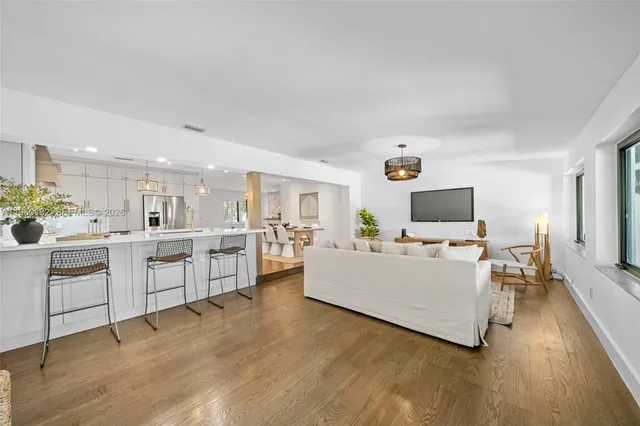 $1,495,000 | 1970 Southwest 32nd Place, Miami, FL 33145