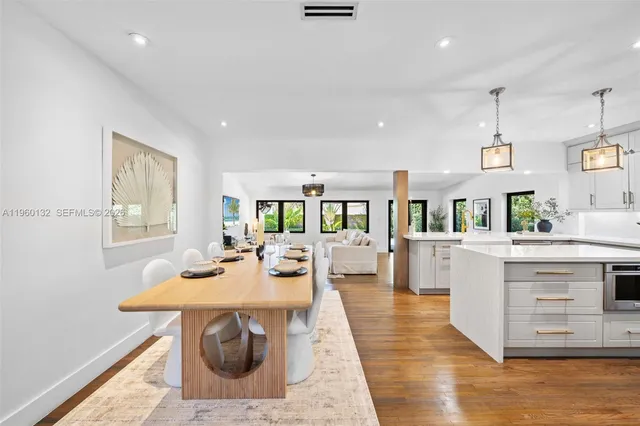 $1,495,000 | 1970 Southwest 32nd Place, Miami, FL 33145
