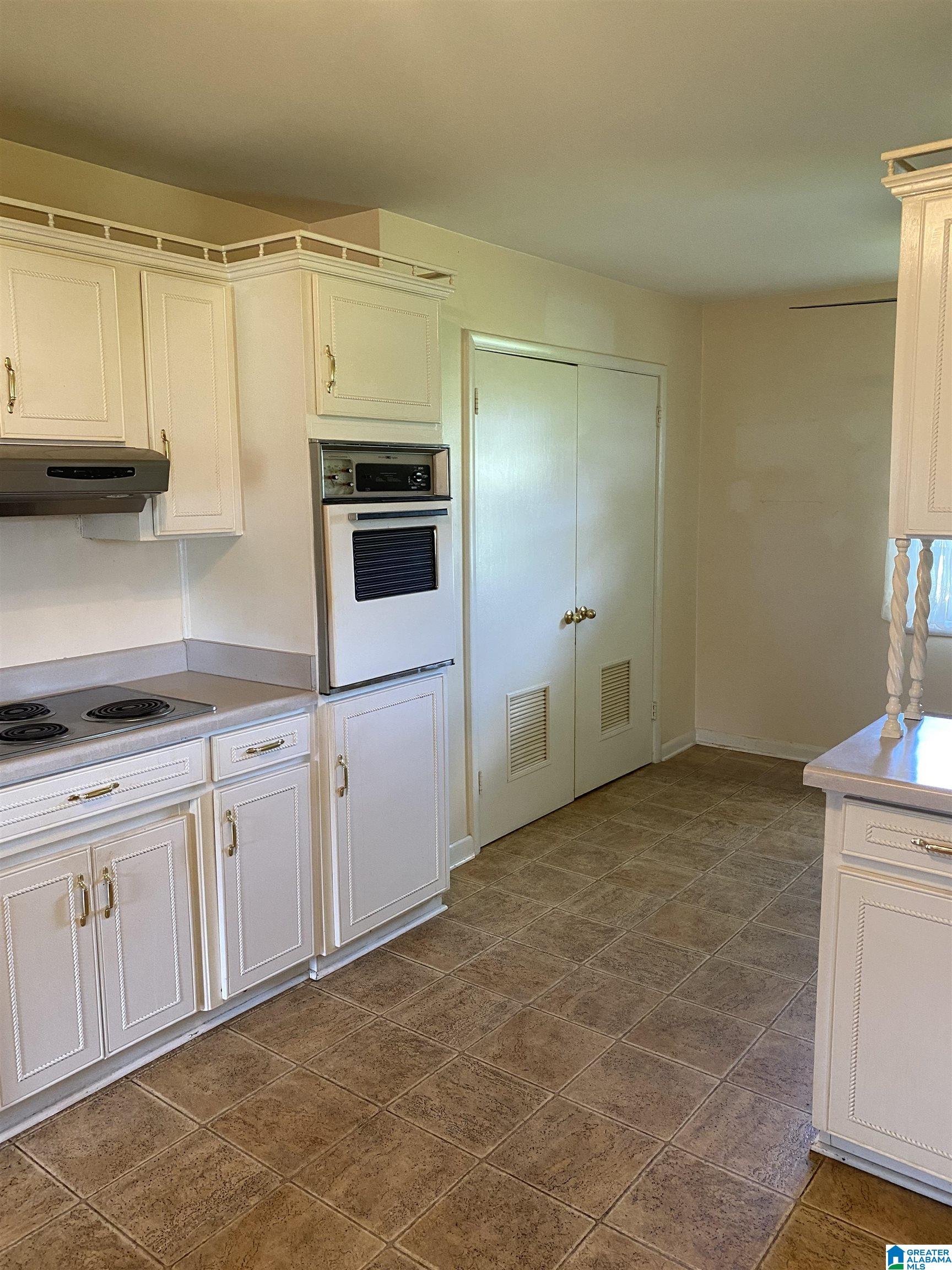 517 Gay Road Bessemer, AL 35023 - Photo 5 of 13