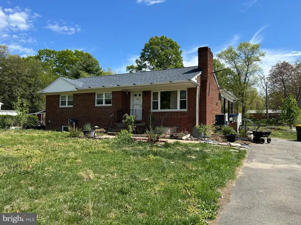$1,900 | 7131 Gormel Drive, Springfield, VA 22150