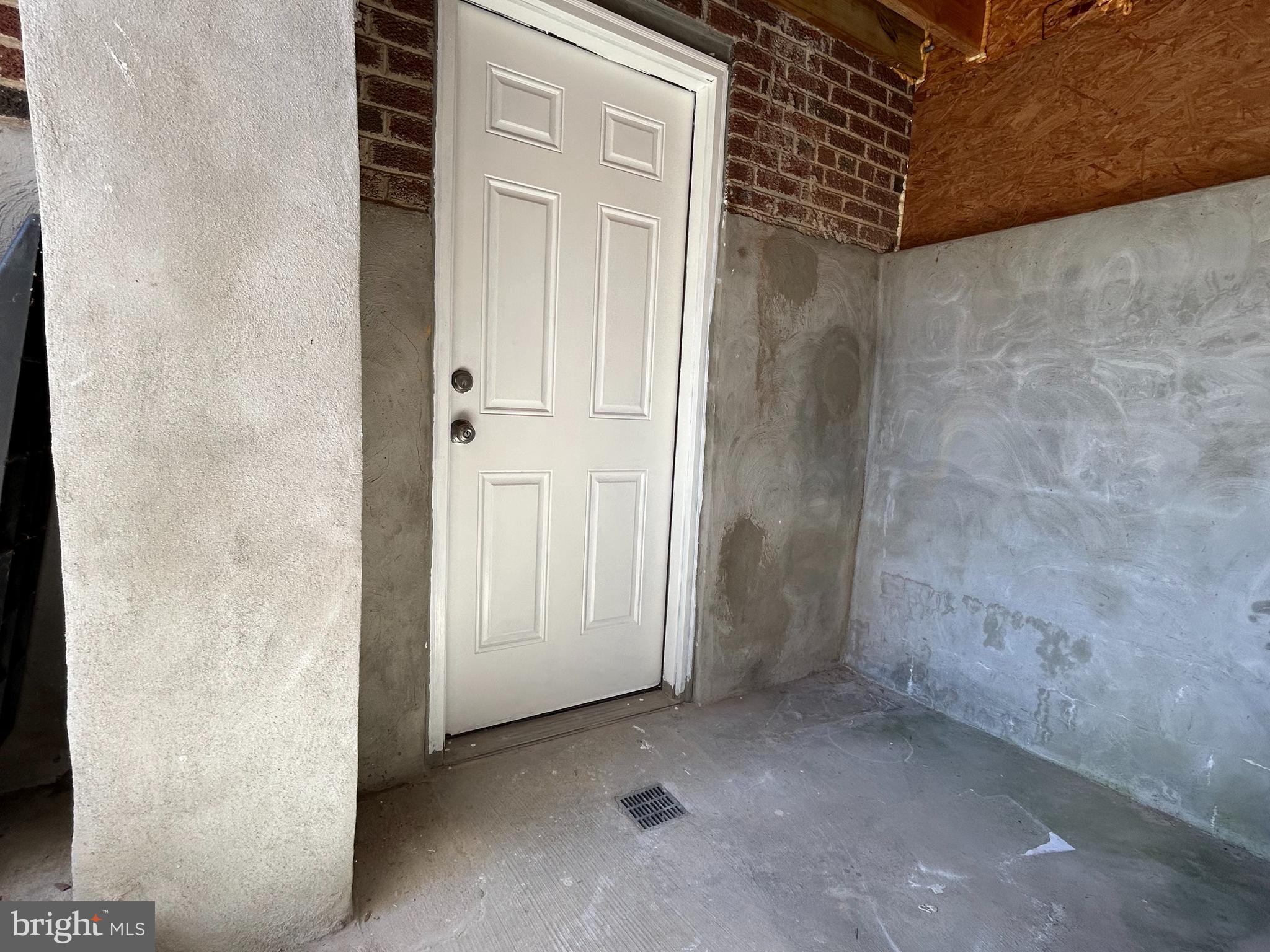 7131 Gormel Drive Springfield, VA 22150 - Photo 4 of 27 a view of a bathroom