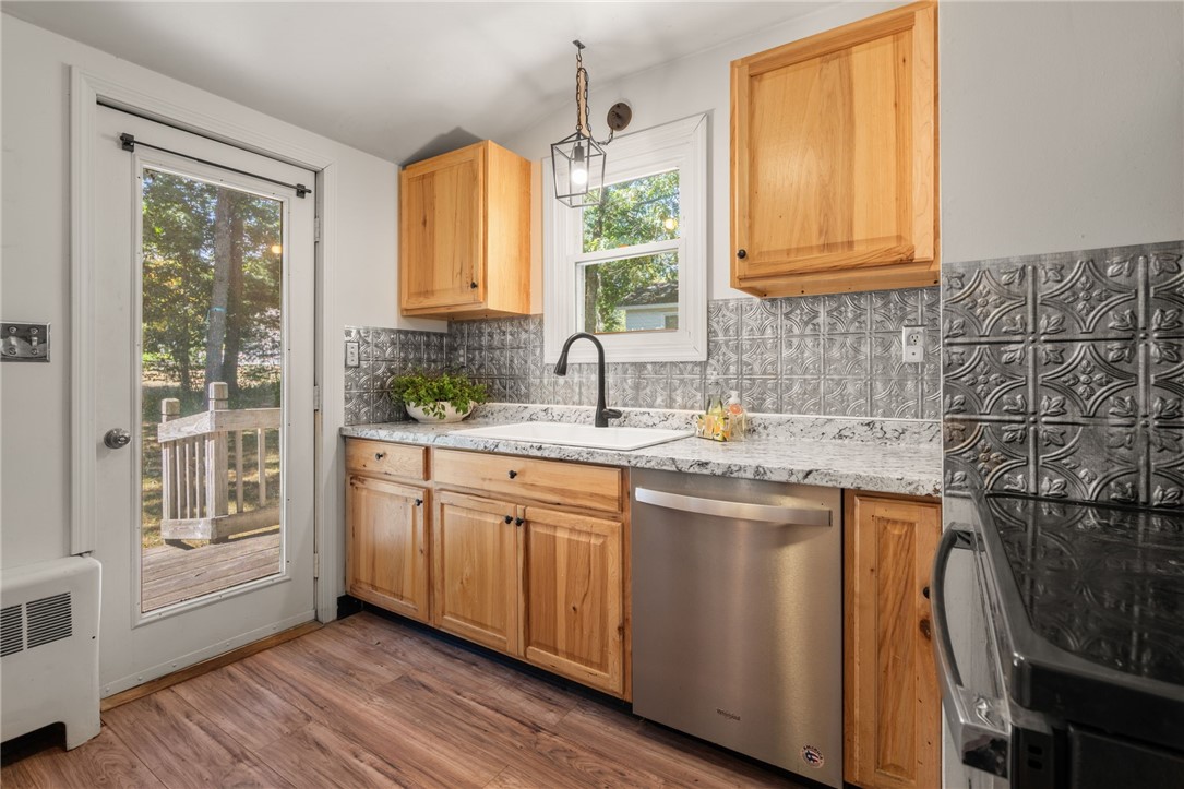 180 Leigh Road Cumberland, RI 02864 - Photo 7 of 33