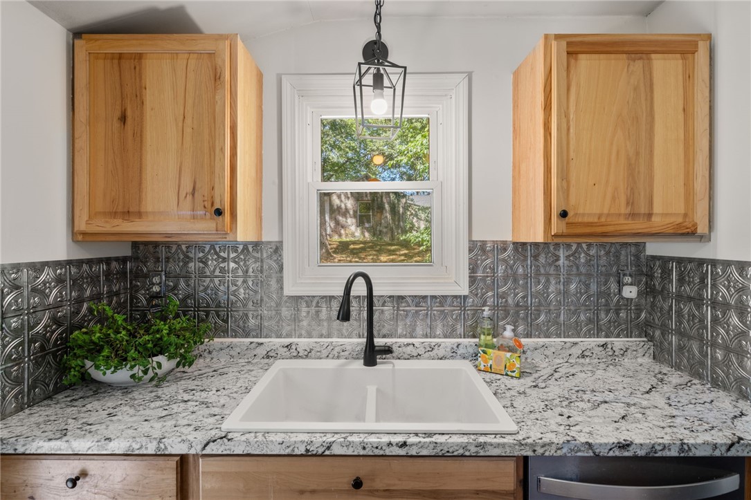 180 Leigh Road Cumberland, RI 02864 - Photo 8 of 33