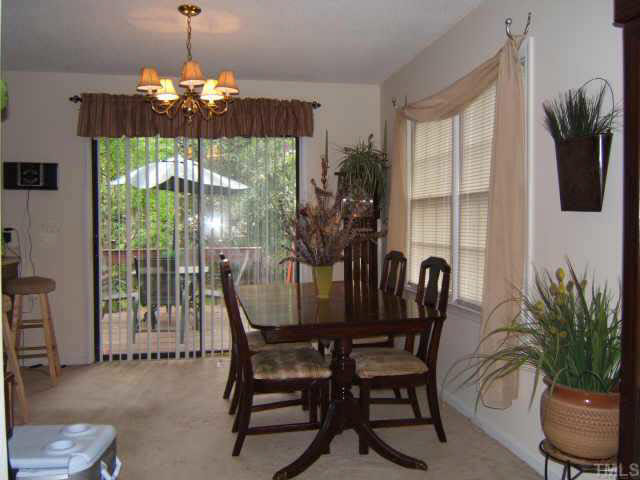 1712 Maybrook Drive Raleigh, NC 27610 - Photo 4 of 10 Dining